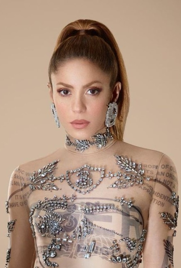 \ لمسات جمالية لإطلالة مُشرقة من وحي شاكيرا لحضور مباريات كأس العالم 2022