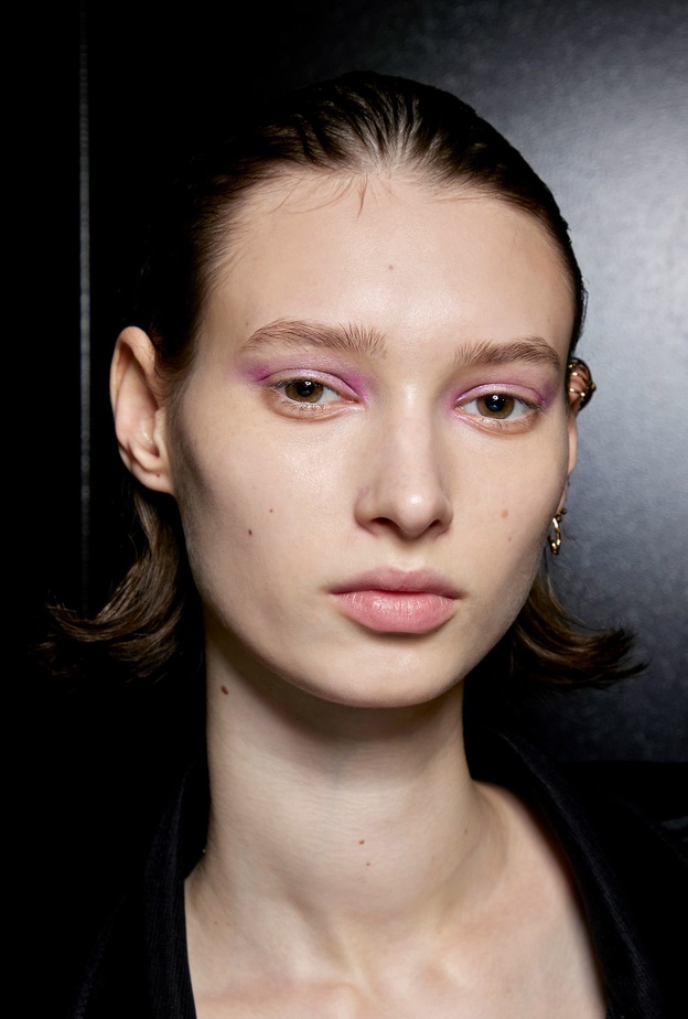 نصائح ذهبية ....دليلك للتخلص من مشكلة مسام البشرة الواسعة سريعاً