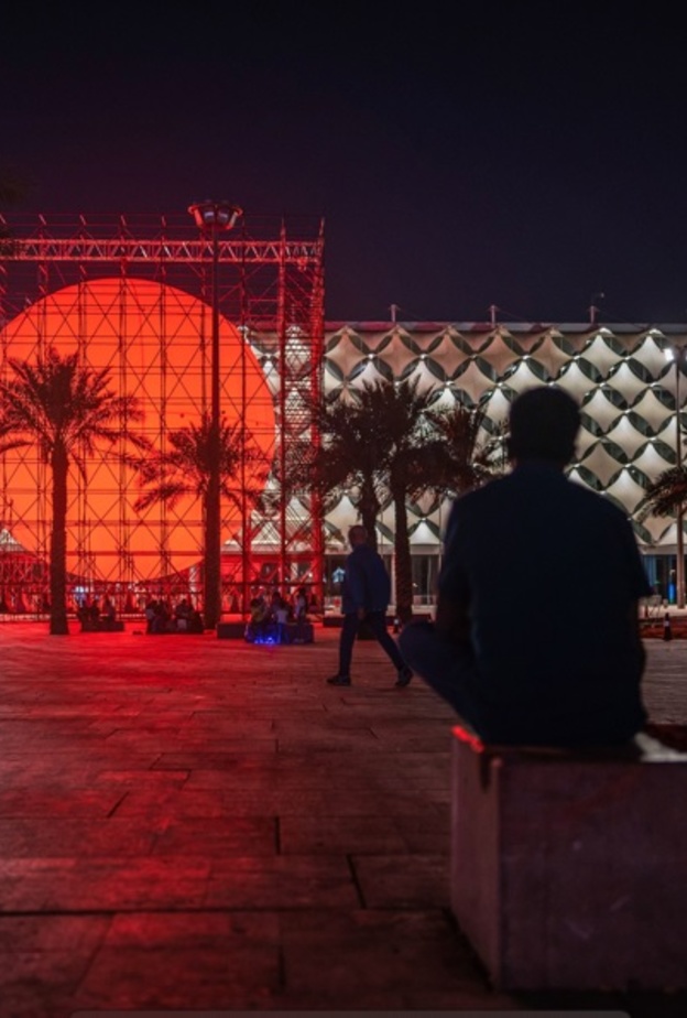 عمل الفنان الإسباني سباي بعنوان الأرض