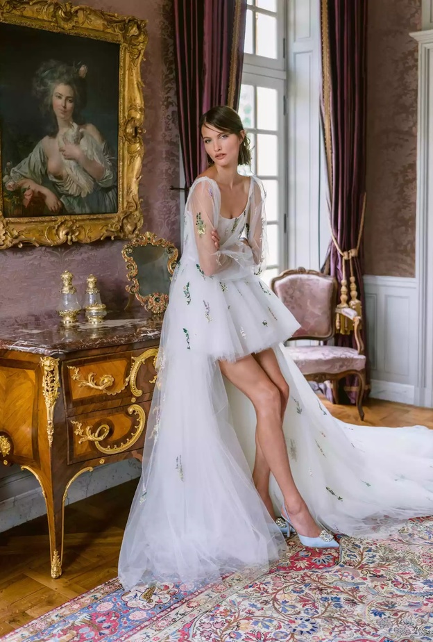 فساتين زفاف قصيرة 2023@moniquelhuillier