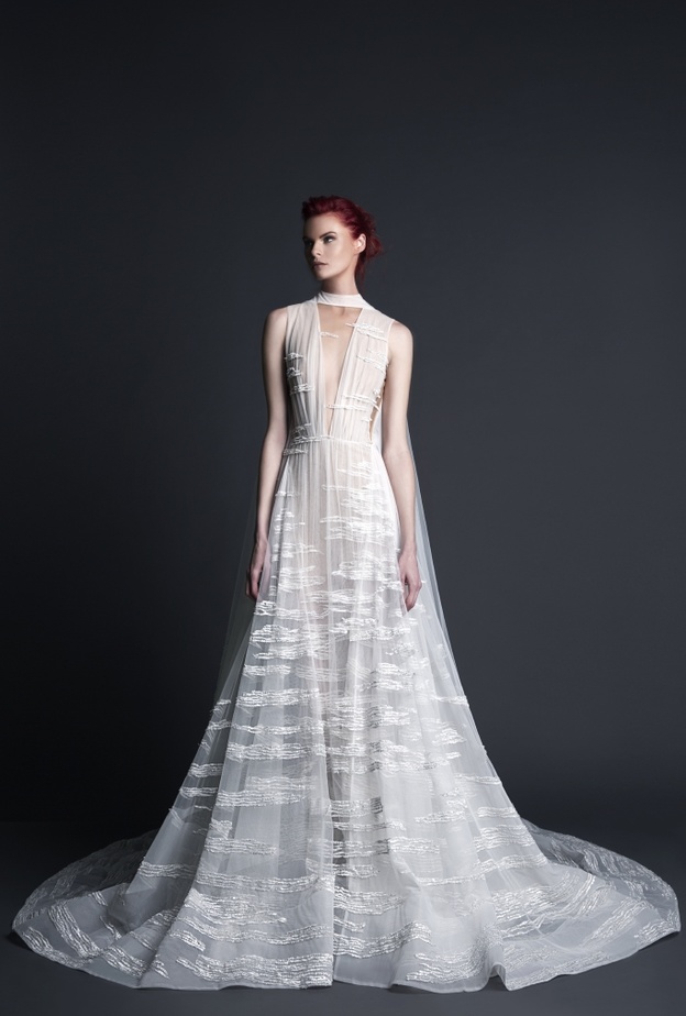 فستان زفاف ناعم للمصمم ميخائيل شمعون