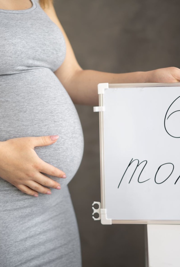 ما هي أسباب نزول ماء الجنين في الشهر السادس