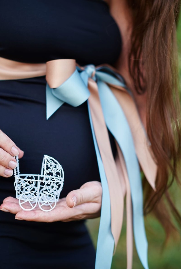 ما هي علامات الحمل في الأسبوع الأول من تلقيح البويضة