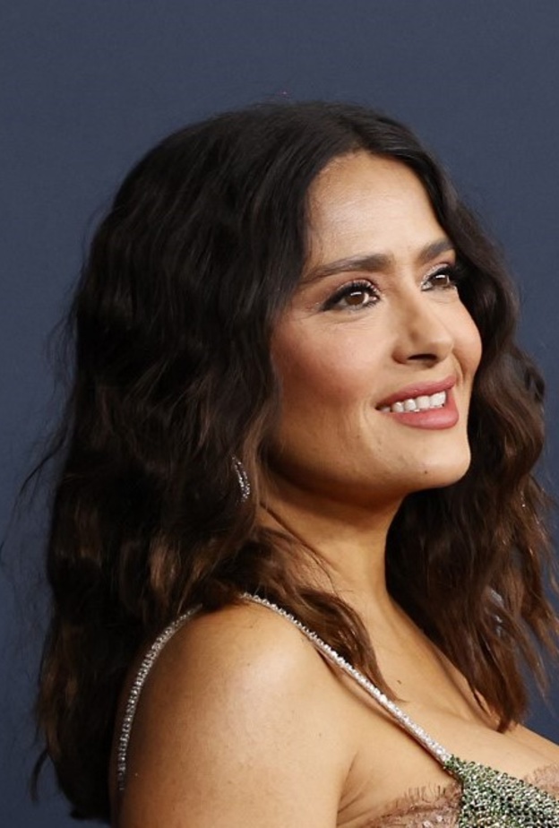  أحدث إطلالة لـ سلمى حايك