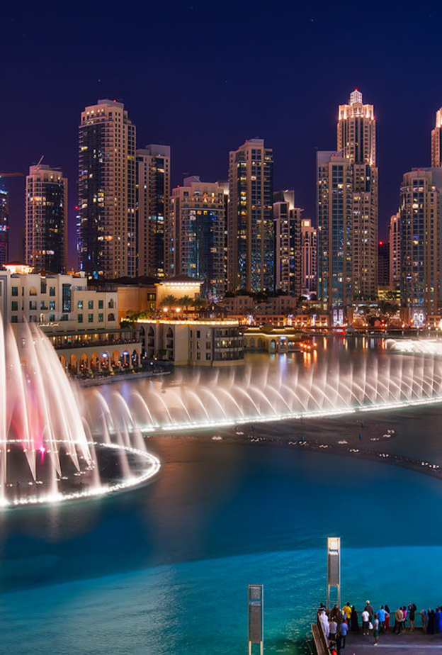 نافورة دبي الراقصة تقدم أوقات ساحرة بواسطة Miroslav Petrasko