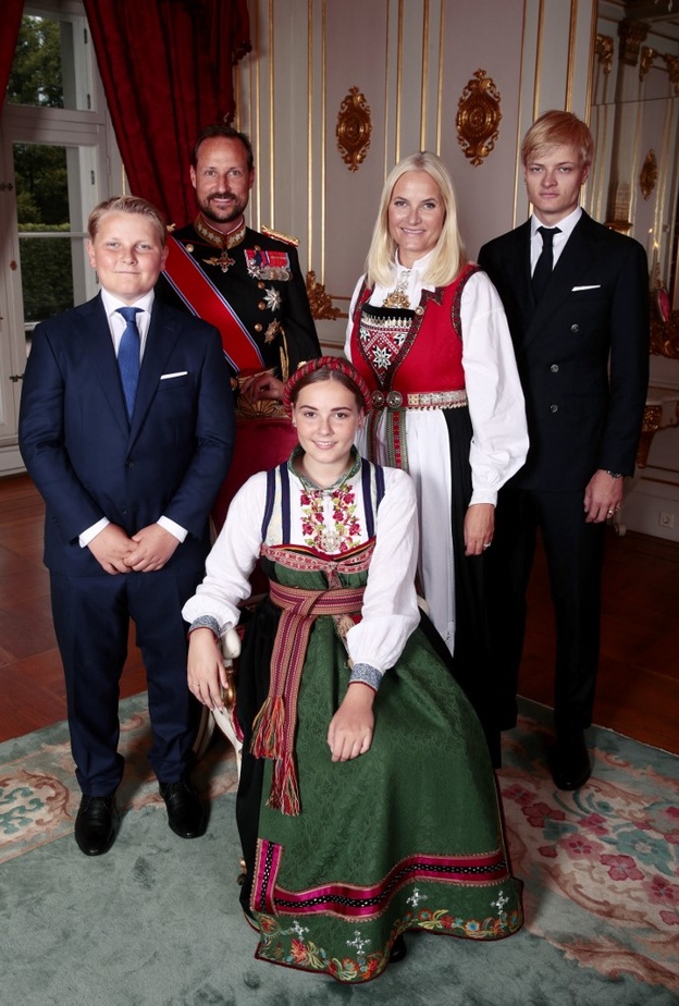 تعرف على زوجات الأب وأزواج الأم داخل العائلات الملكية