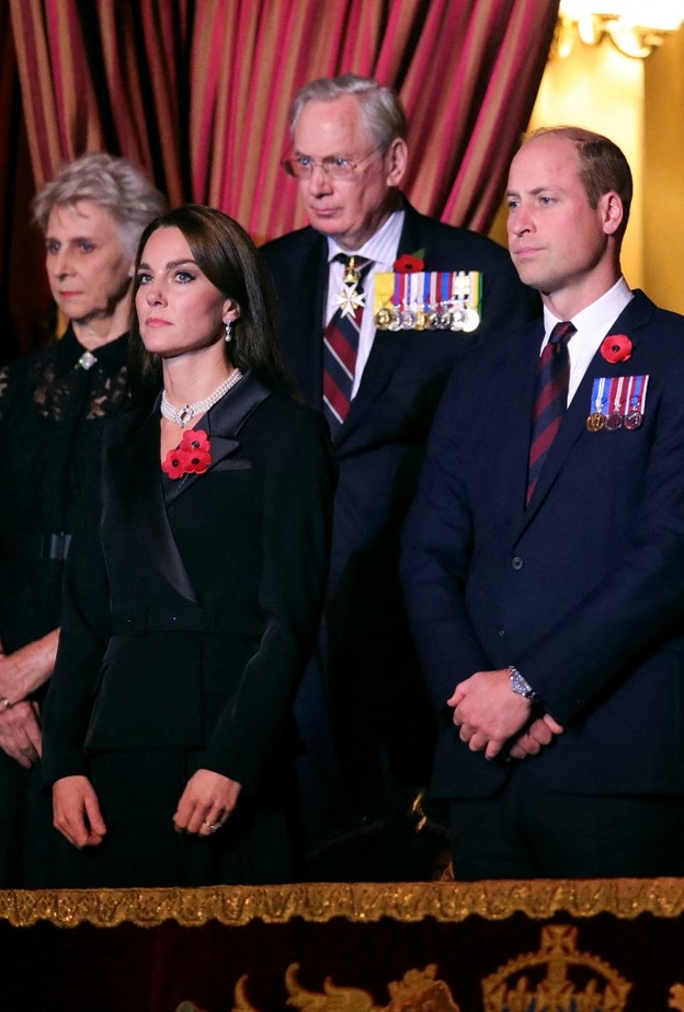 لماذا يرتدي الأمير ويليام ربطة العنق نفسها في احتفالات الذكرى كل عام؟