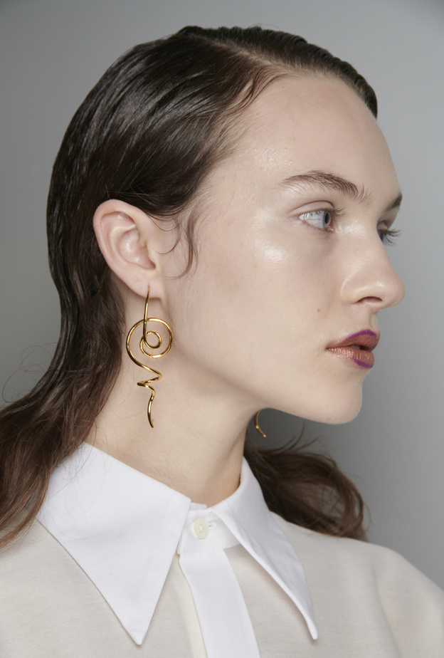 أفضل صيحات تجميلية لتنحيف تحت الذقن