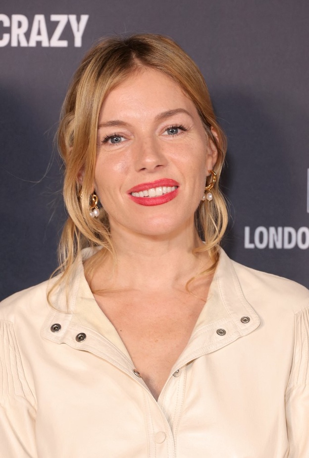 خبيرة تجميل سينا ميلر تكشف أسرارها في الحصول على وجه مشرق