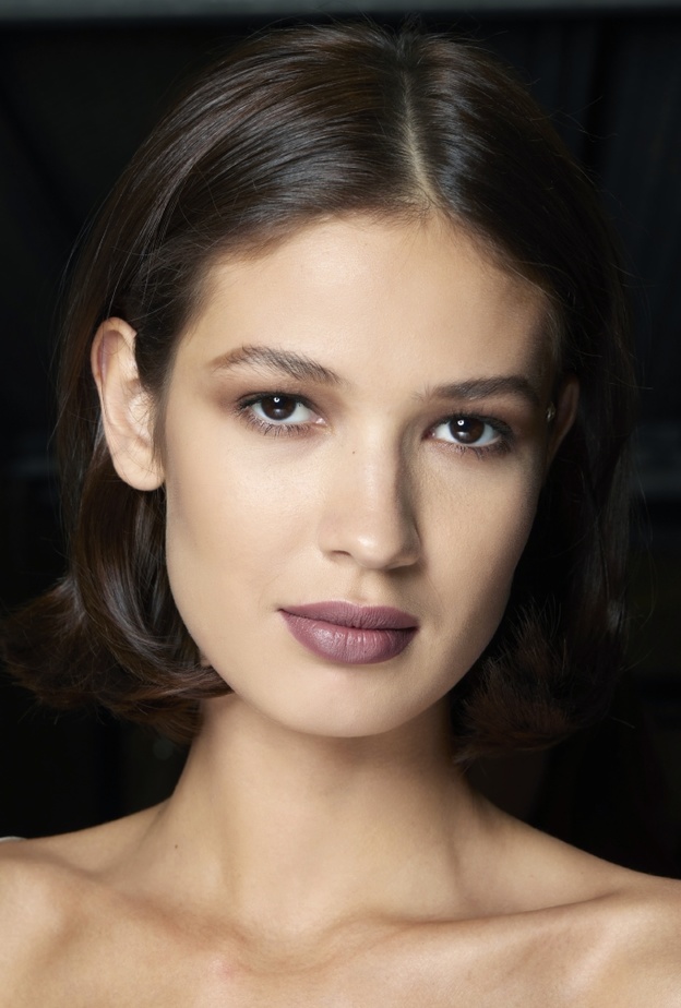 خطوات تطبيق مكياج شد الوجه الأشهر على تيك توك