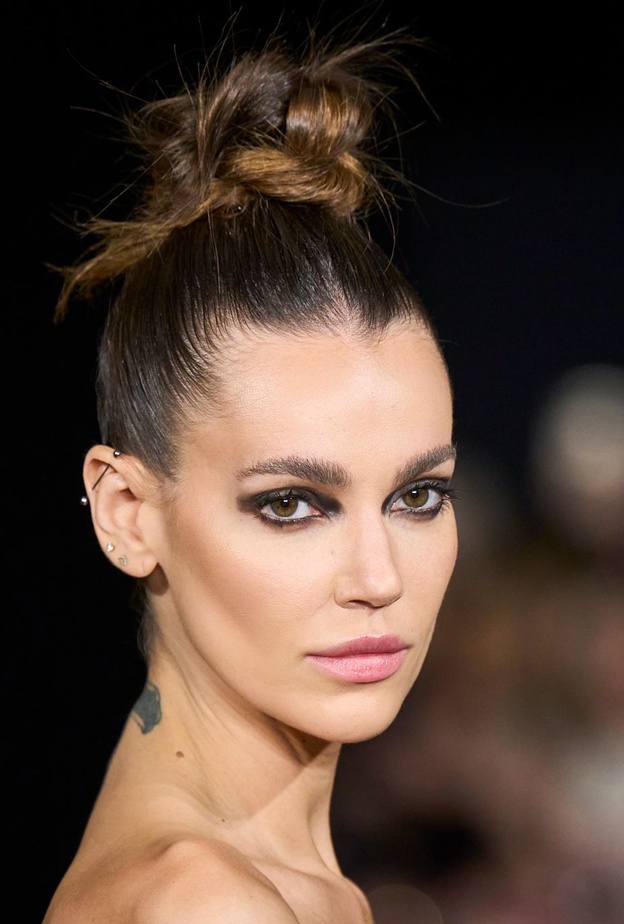 صيحات المكياج الاسود الدخاني من وحي دار Aadnevik