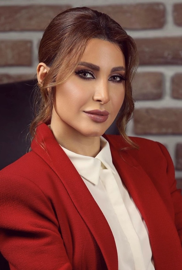 أسلوبين من المكياج المثالي مع الملابس الحمراء على خطىالفنانة يارا...إليكالخطوات