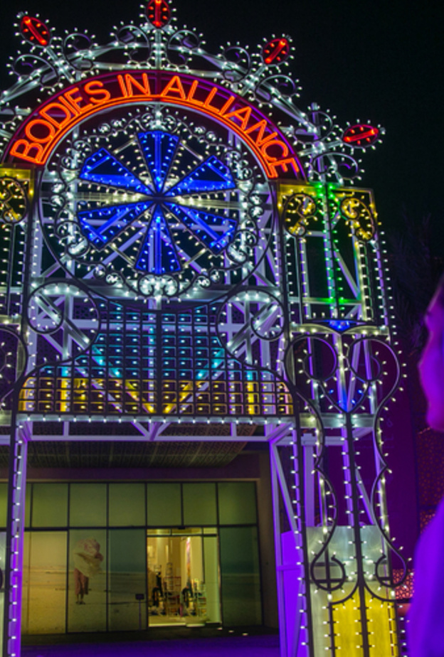 فعاليات ثقافية وتجارب إبداعية في انطلاق معرض فن أبوظبي