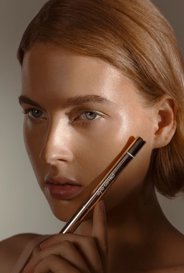 كونسيلر "ستيلو كوريكت" من Sisley لبشرة نقيّة من خالية الشوائب 