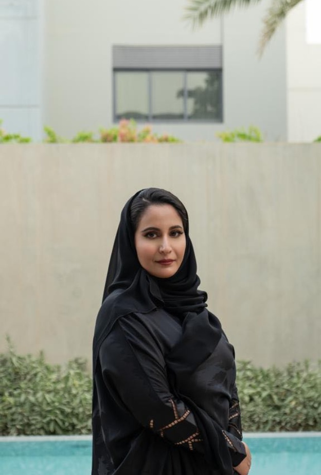 غيداء المقرن القيم الفني المشارك في معرض من الشعاع إلى الشغف المصاحب لمهرجان نور الرياض