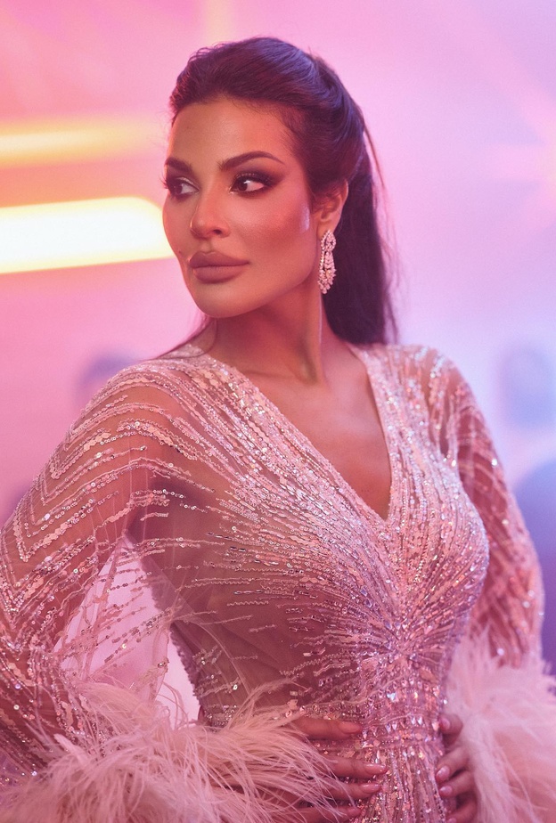 نادبن نجيم بقطع مجوهرات من Yessayan Jewelry