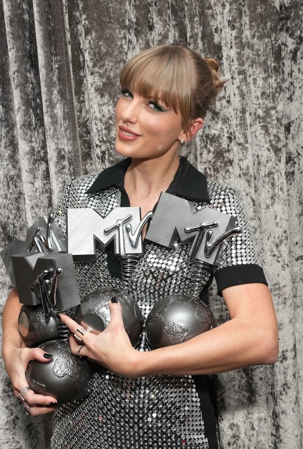 تايلور سويفت