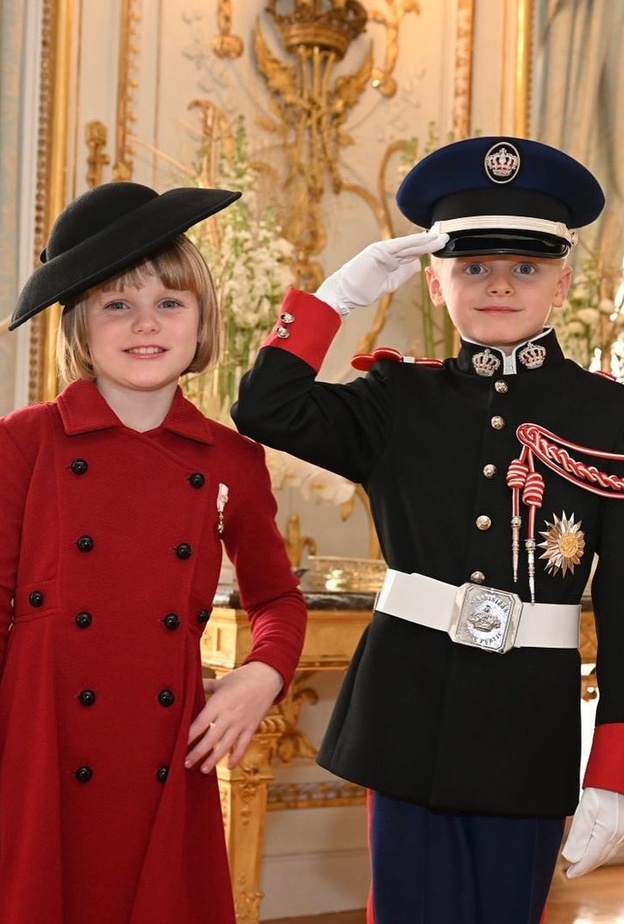  أميرة موناكو شارلين تنشر صورة جديدة لطفليها