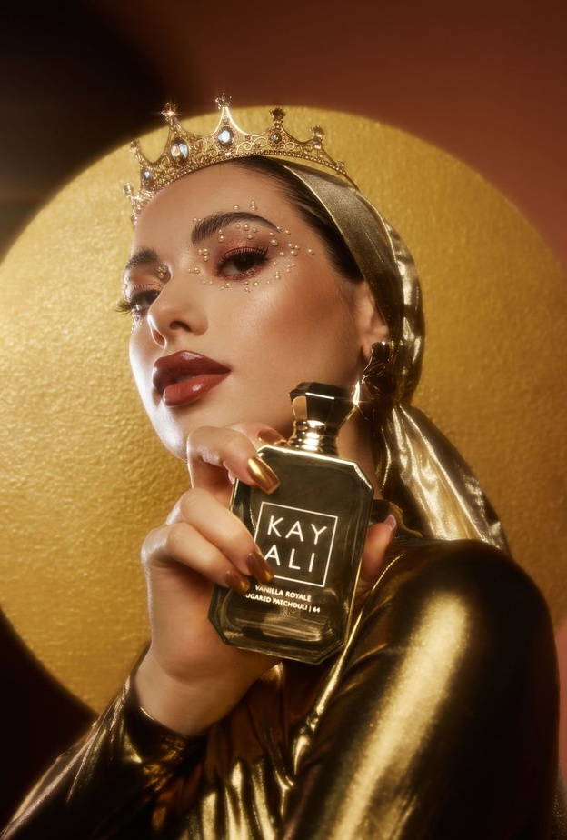 عطر أو دو بارفان Kayali المكثّف بالفانيلا الملكية والباتشولي السكري