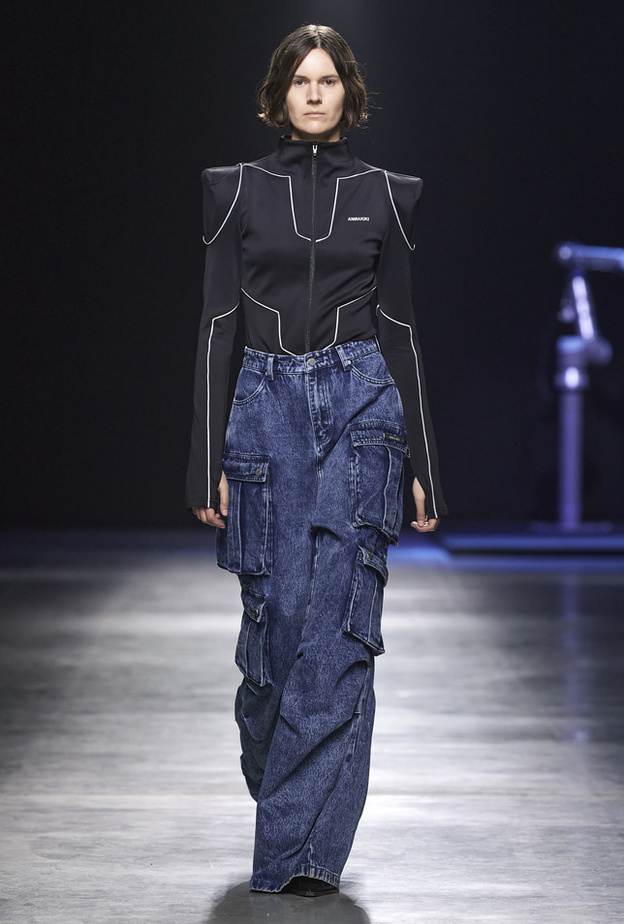 جينز الكارغو صيحة خريف 2022 من Annakiki