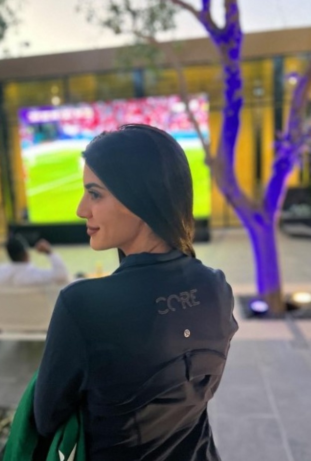 CORE Riyadh سجى كمال أثناء حضورها المباراة 