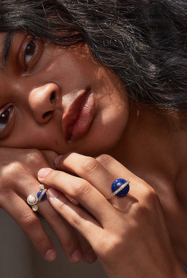 أروع الخواتم المرصّعة باللازورد  إطلالة ساحرة بالمجوهرات المرصّعة باللازورد!