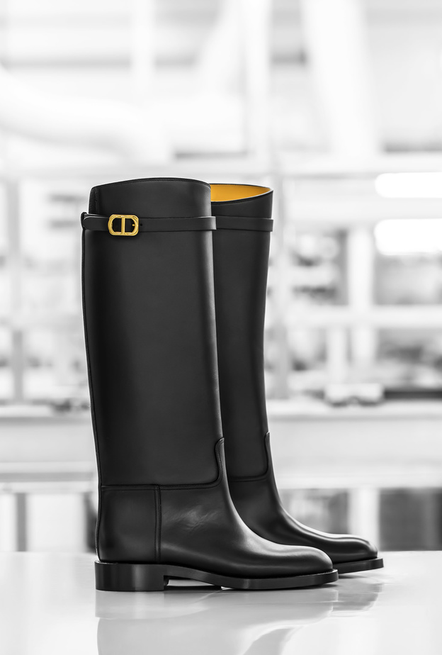 Dior Empreinte boots الحذاء الأبرز في مجموعة Dior Cruise لخريف 2023