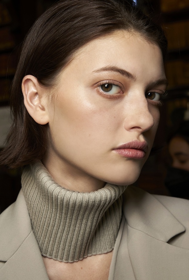 كيف تحاربين تدلي الجفون