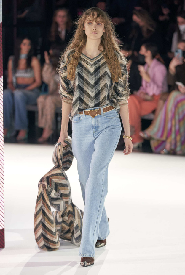 موديلات بناطيل واسعة ومريحة ملائمة لحضور مباريات كأس العالم 2022