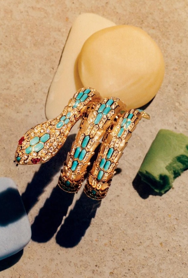 ساعة Serpenti Misteriosi High Jewellery من علامة  بولغري Bulgari 