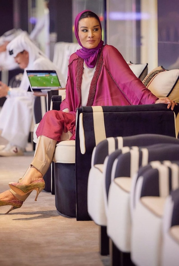 إطلالة الشيخة موزة