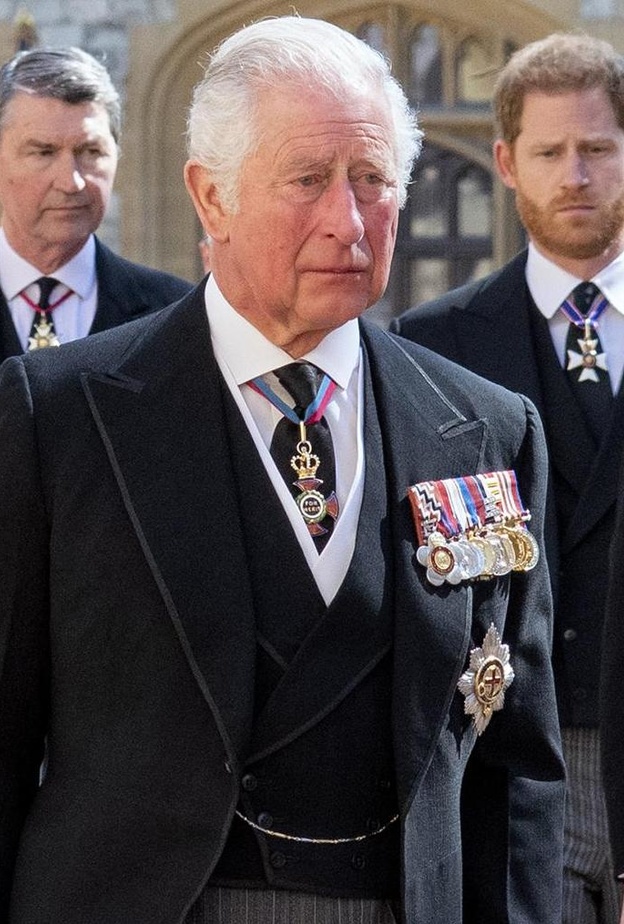 الملك تشارلز "مزق" قرار والدته الملكة بمنح الأمير إدوارد لقب دوق إدنبره 