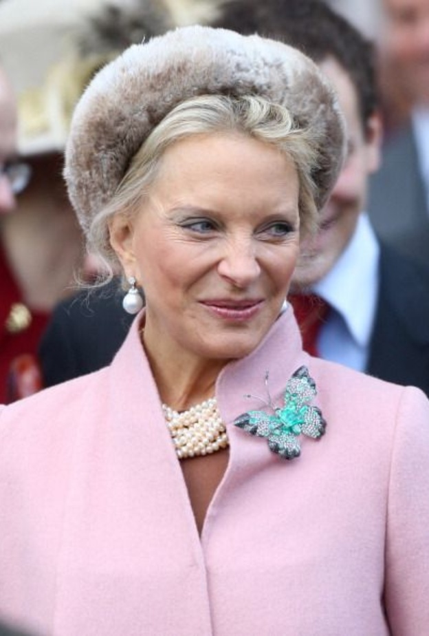 الأميرة مايكل ببروش الفراشة المرصع بالأكوامارين