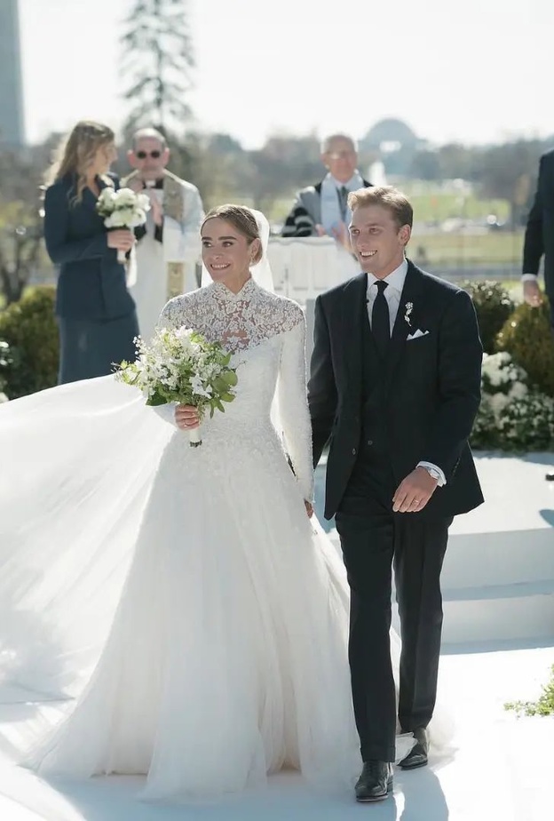 حفيدة جو بايدن تتزوج في البيت الأبيض