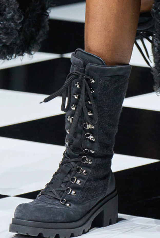 أبرز صيحات جزمات الـ Hiking Boots التي عادت إلى الواجهة في هذا الموسم