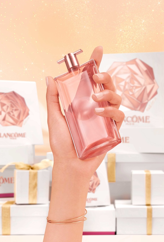 لانكوم تكشف عن تعاون فنّي جديد مع الفنّان الفرنسي ريتشارد أورلينسكي لإعادة طرح وردة لانكوم الرمزية بحلّة جديدة عصرية