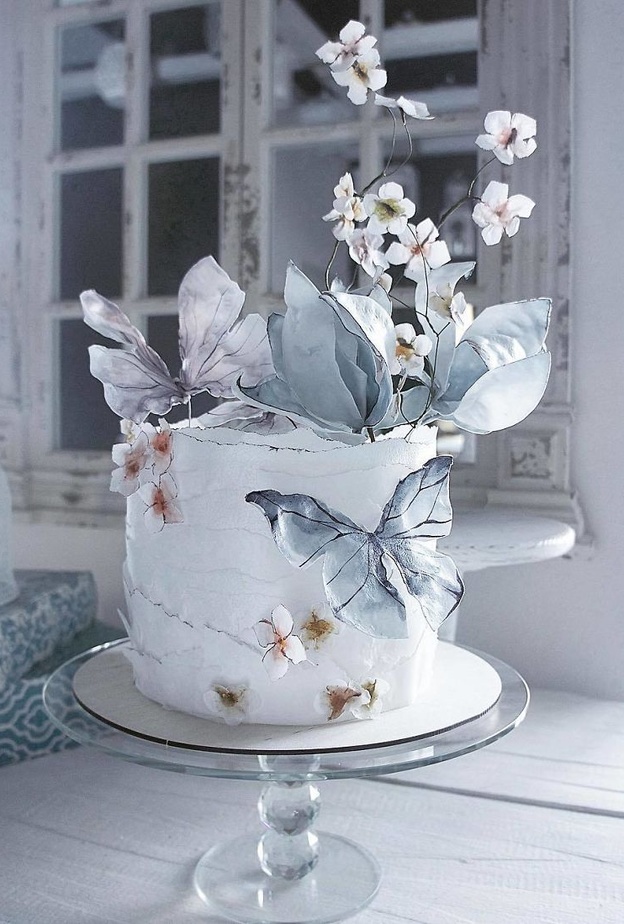 أفكار كيكات زفاف بثيم الفراشات
