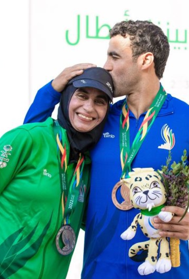 فضية للأم وبرنزية للإبن.. نموذج فريد للعائلات السعودية الرياضية على منصات التتويج