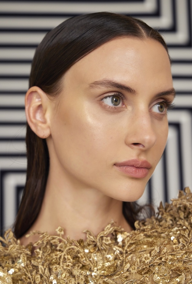 أفكار فعالة لتقشير الشفاه وجعلها بمظهر ناعم وجذاب