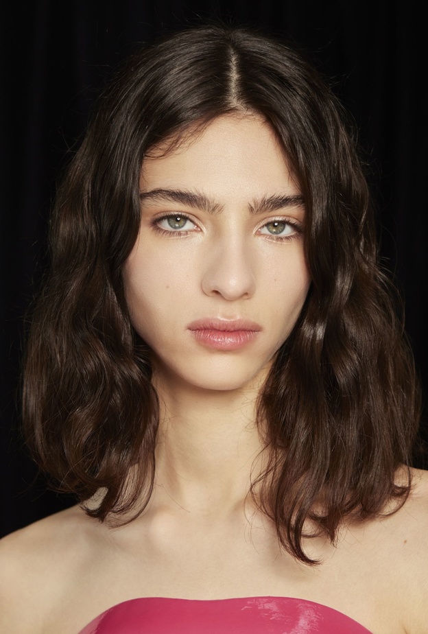 كيف تعتنين ببشرتك الدهنية في فصل الشتاء بطريقة طبيعية؟