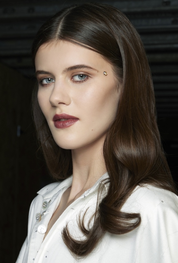 تخلصي من الشيب والخصل البيضاء بهذه الطرق الطبيعية