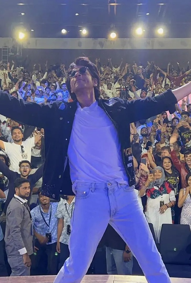 شاروخان يرد على الاتهامات الموجهة له بالغرور