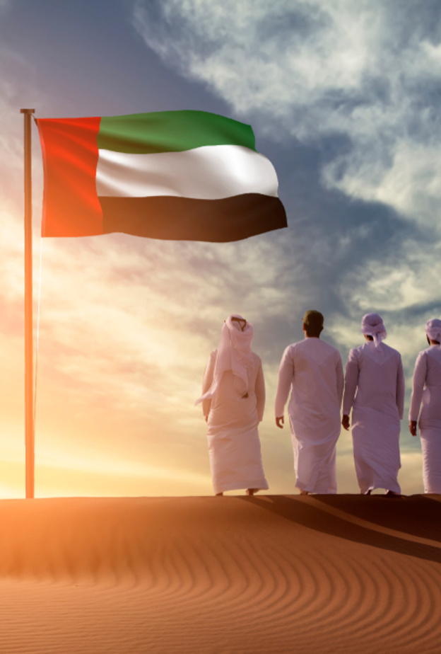 اليوم الإمارات تحتفل بـ "يوم العلم".. تعرفوا على قصة تصميم علم الإمارات