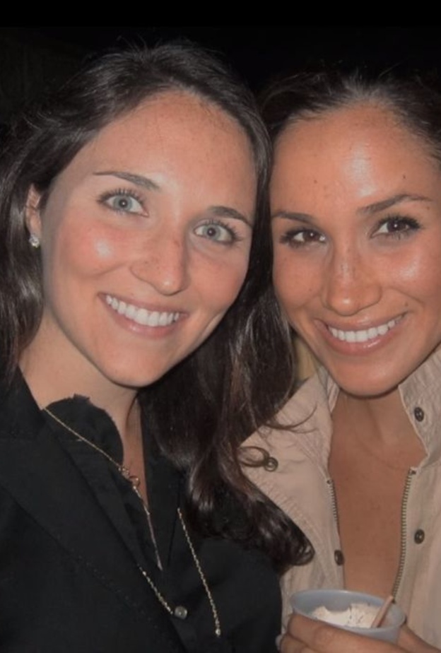 آشلي هيل Ashleigh Hale  وميغان ماركل