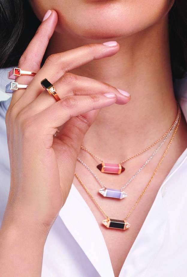 أناقتك الراقية بمجوهرات ذهب ناعمة لكأس العالم