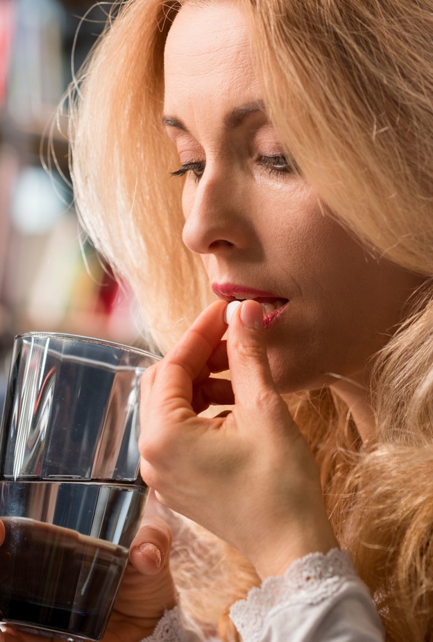 أهم 5 فيتامينات مهمة للمرأة في سن الأربعين