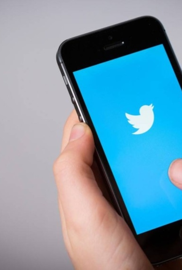 أيلون ماسك يرفع سعر اشتراك مستخدمي آيفون في تويتر