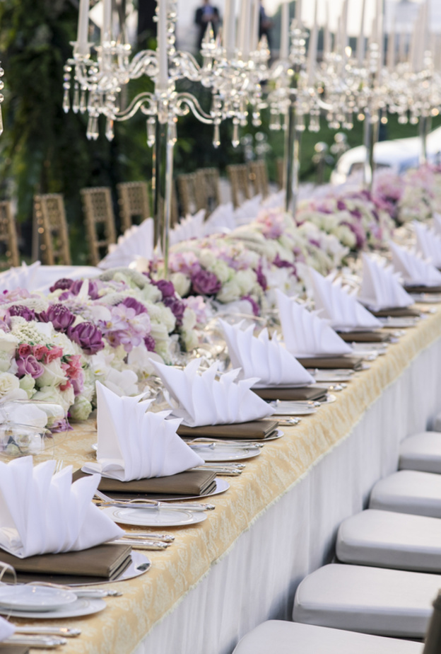 أفكار رائعة لحفلات الزفاف الشتوية باللون الفضي