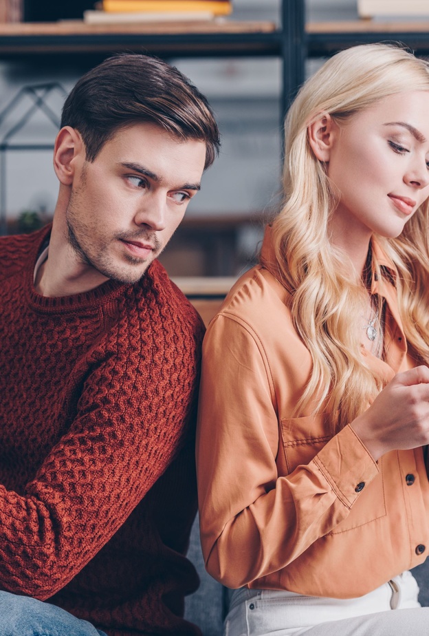 الرجل عندما يغار .. ماذا تحب وماذا تكره المرأة في غيرته؟