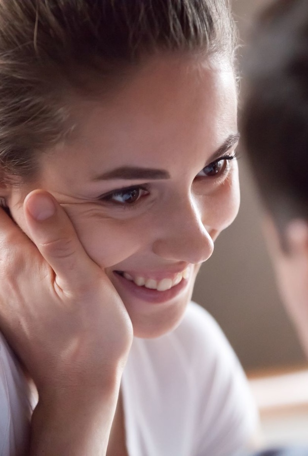 المرأة الخجولة أكثر ضحايا الرجل المخادع